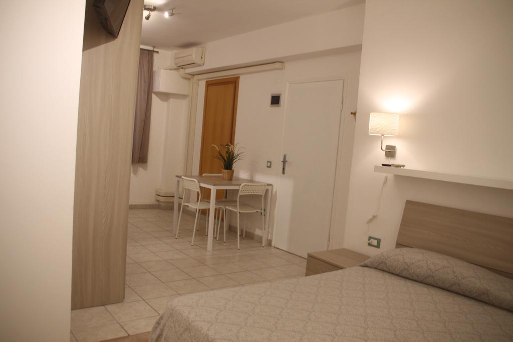 All'Etrusconia Hotel Castagneto Carducci Марина-ди- Кастаньето Экстерьер фото